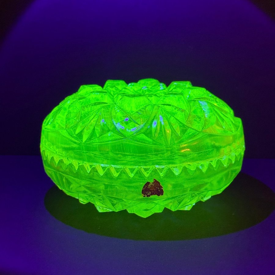 Lockskål - Trelleborgs glasbruk /uranglas, uran, uranium glass/antikt,retro,glas