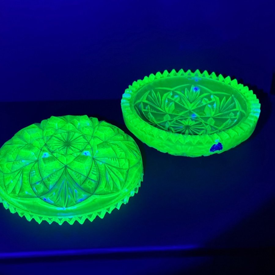 Lockskål - Trelleborgs glasbruk /uranglas, uran, uranium glass/antikt,retro,glas