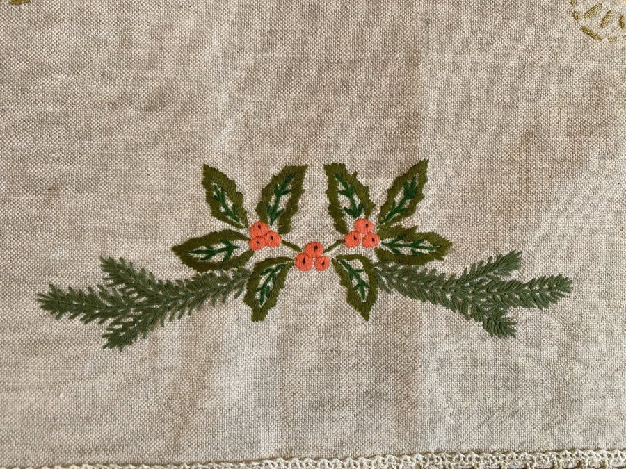 Julduk med broderi 90x47cm