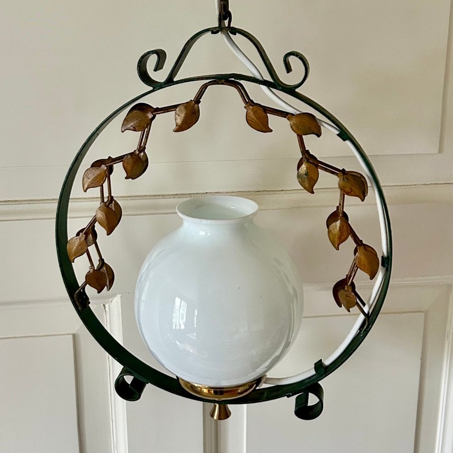 Taklampa Grön Metall Opalinglas Bladdekor Blad Art Nouveau Deco Lampa Vintage