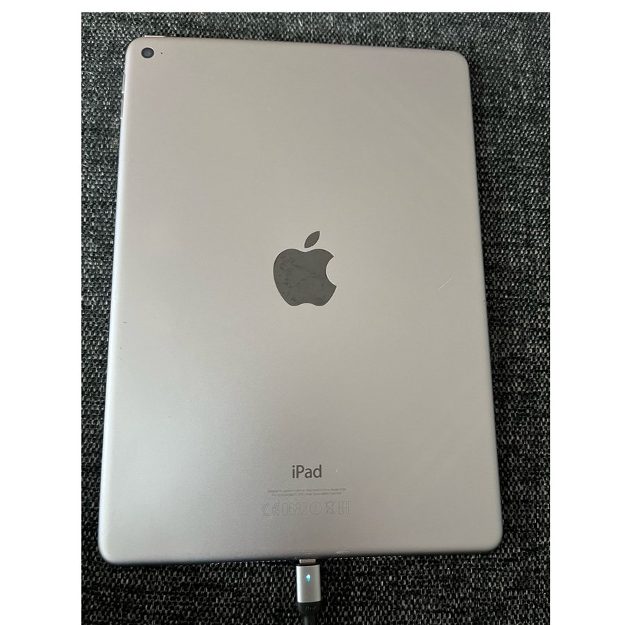 Apple iPad Air2 (Wifi) 64GB. Spricka i skärm