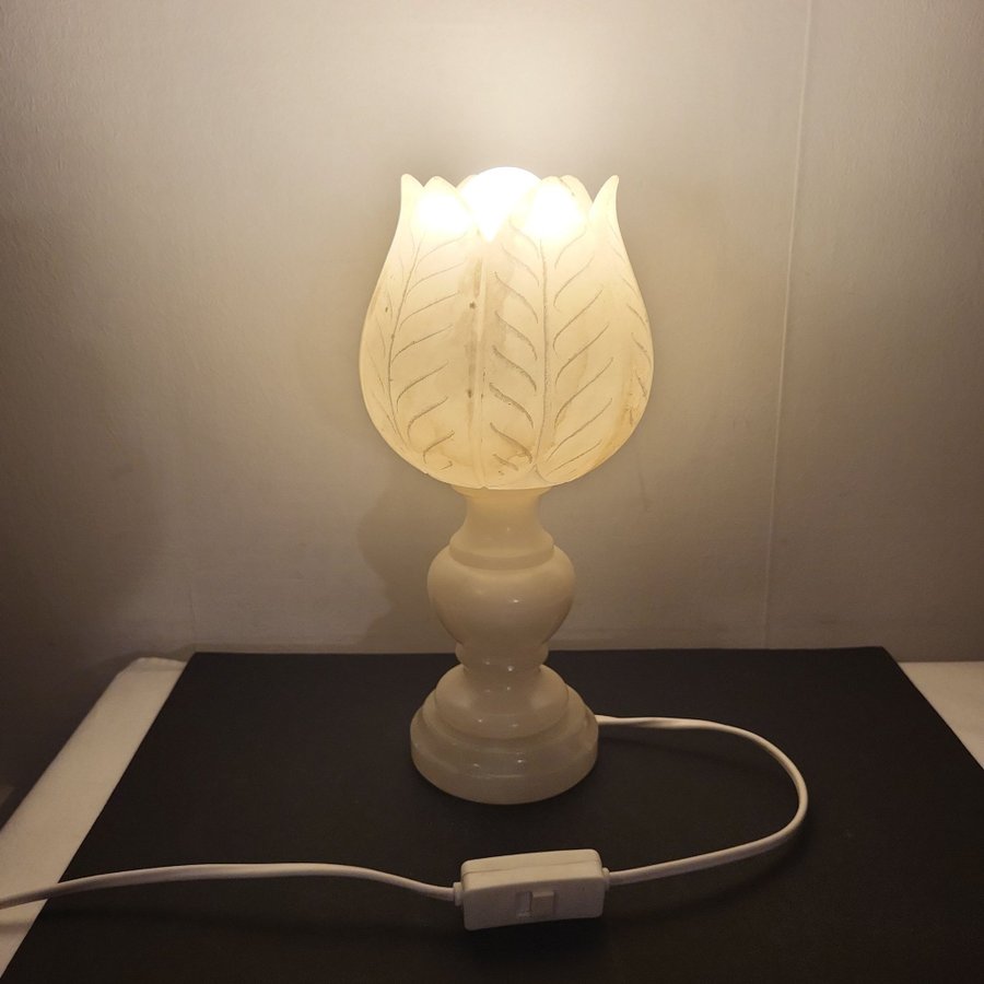 Retro Alabaster bordslampa i tulpanform***