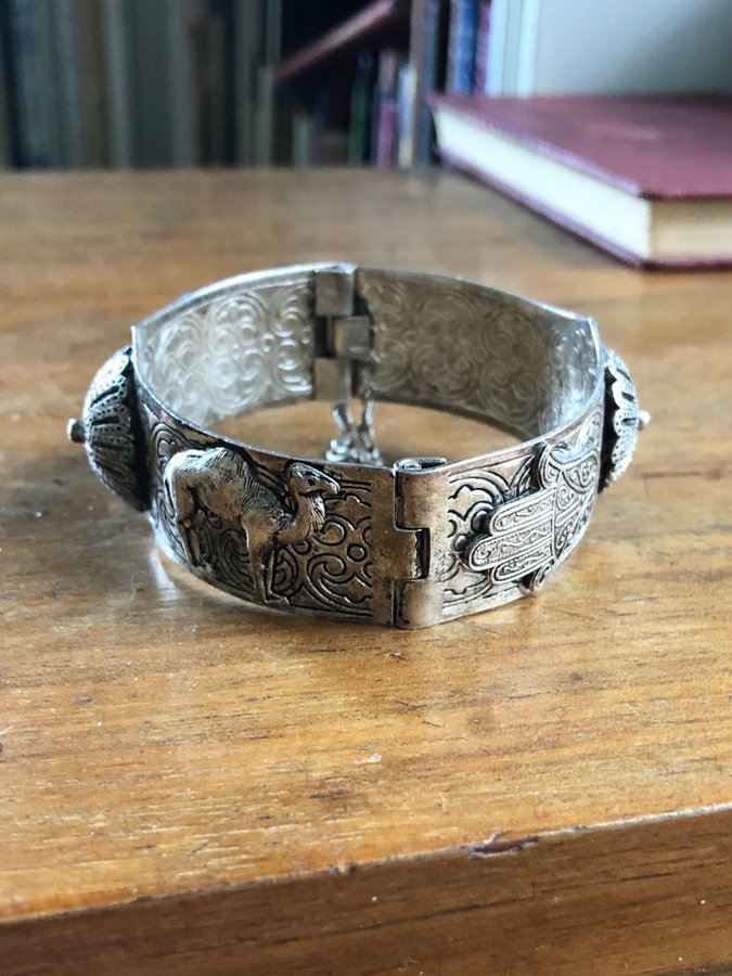 Äldre armband i silver, ev marockanskt.