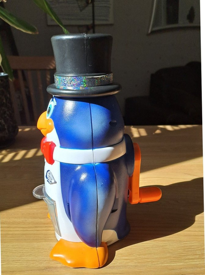 PENGUIN SLUSHY MAKER