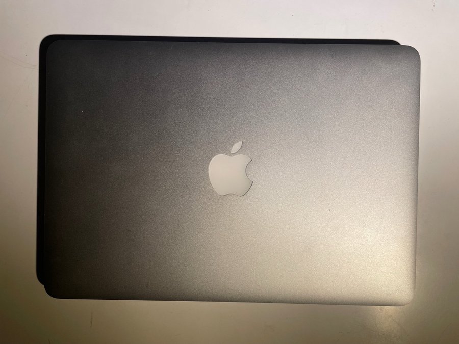 MacBook Pro 13” 2015, utan batteri  SSD