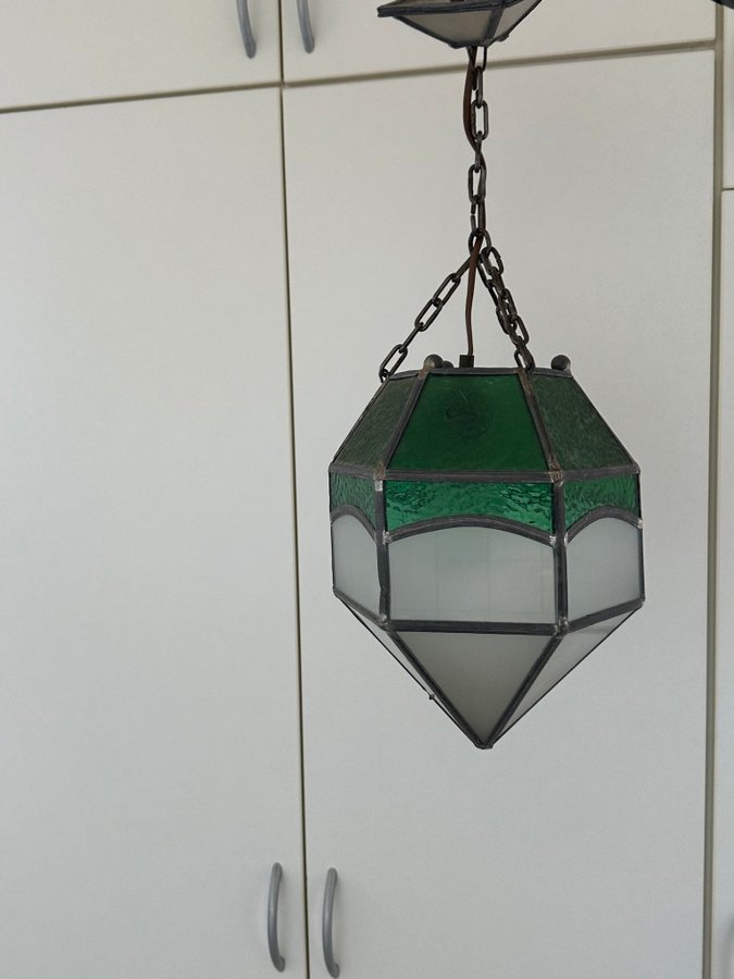 Vintage taklampa Glaslampa i färgat glas