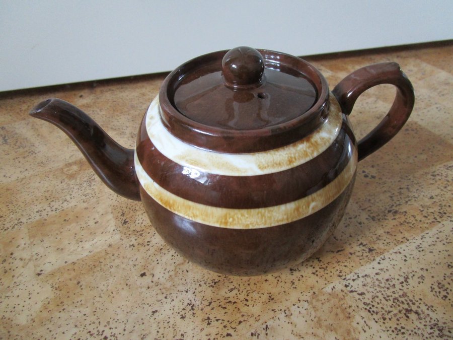 Vintage - ARTHUR WOOD BROWN BETTY - Mycket dekorativ engelsk brun tekanna - 15L