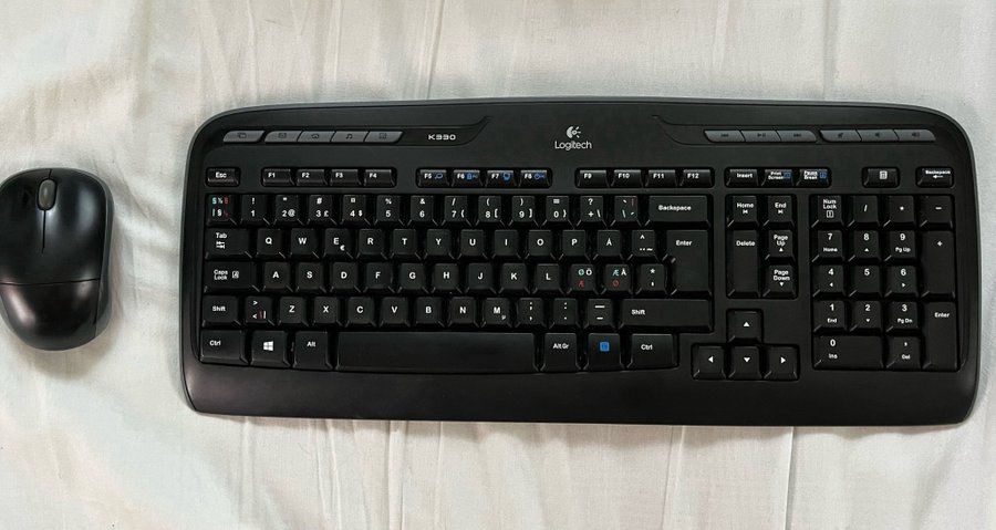 Logitech K330 trådlöst tangentbord och mus