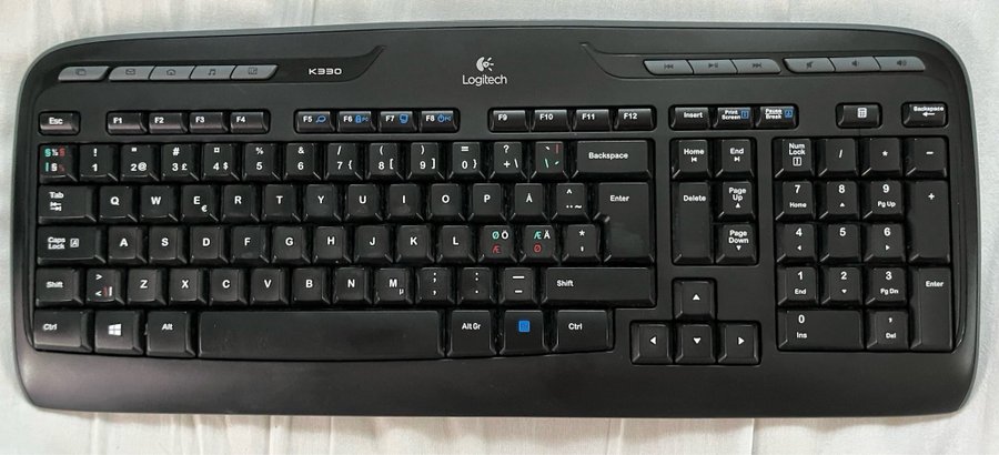 Logitech K330 trådlöst tangentbord och mus