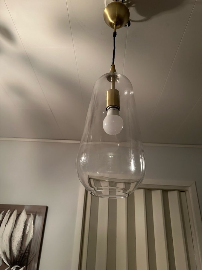 Oriva Exklusiv design lampa,Taklampa Luna från Oriva mässing, glas, nypris 2495