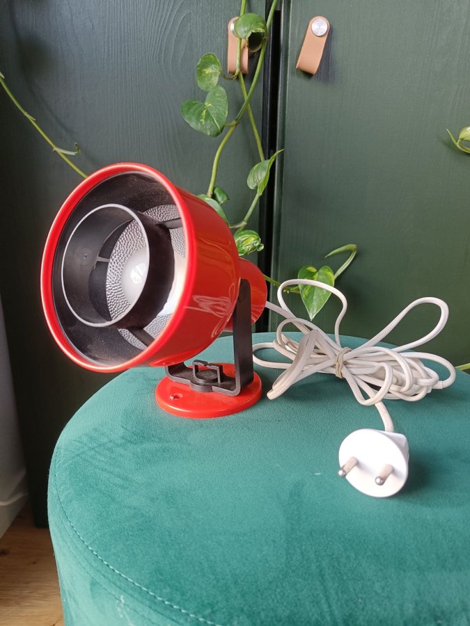 Retro orange vägglampa från Fagerhults Håkan Fransson