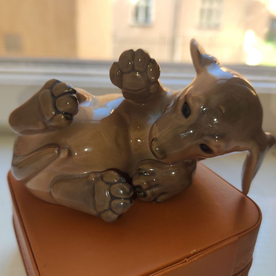 Royal Copenhagen, porslinsfigur, Tax Figur - Valp Dachshund Puppy