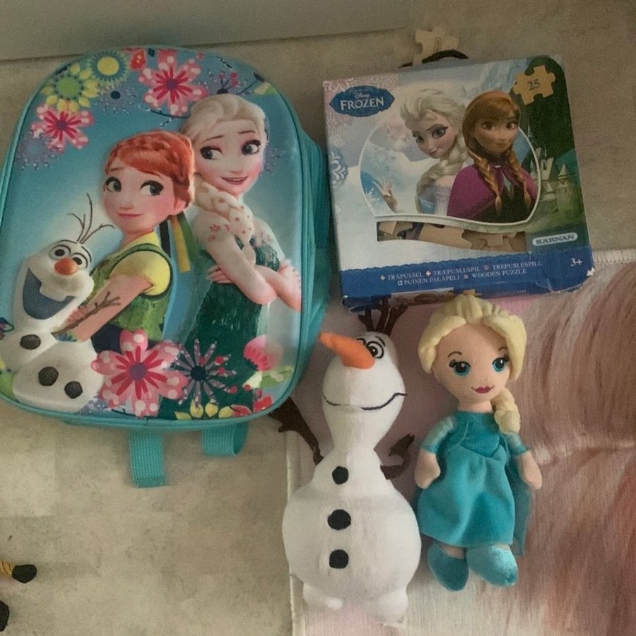 Frozen Set med Ryggsäck, Pussel, och Plyschfigurer