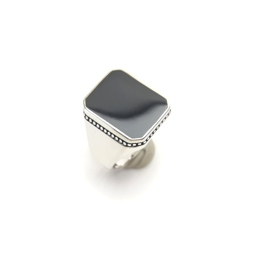 Moderne sterling sølv herrering med sort onyx sten