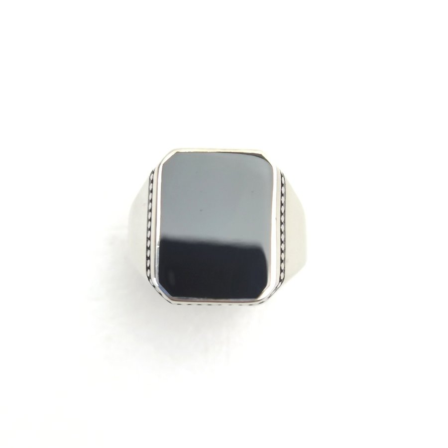 Moderne sterling sølv herrering med sort onyx sten