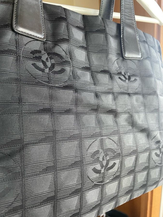 CHANEL TRAVEL LINE TOTE BLACK