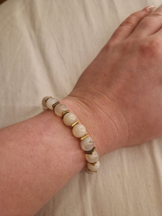 Moonstone beads armband