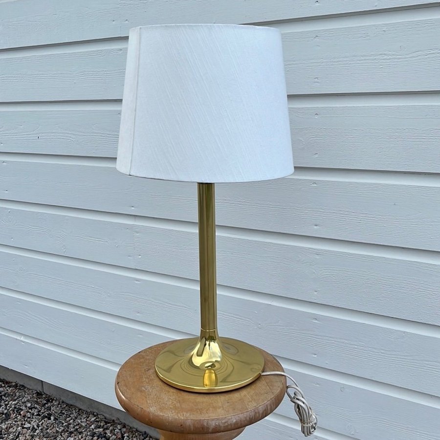 Ivars armaturer 1246 bordslampa lampfot mässingfärgad metall lampa retro vintage