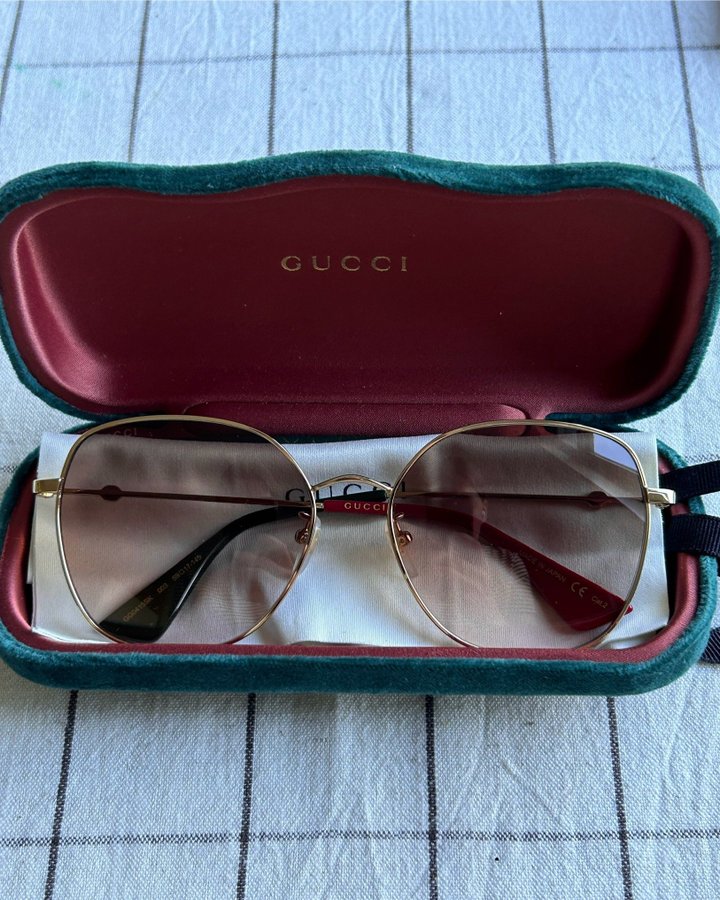 Gucci Solglasögon GG0415SK 003