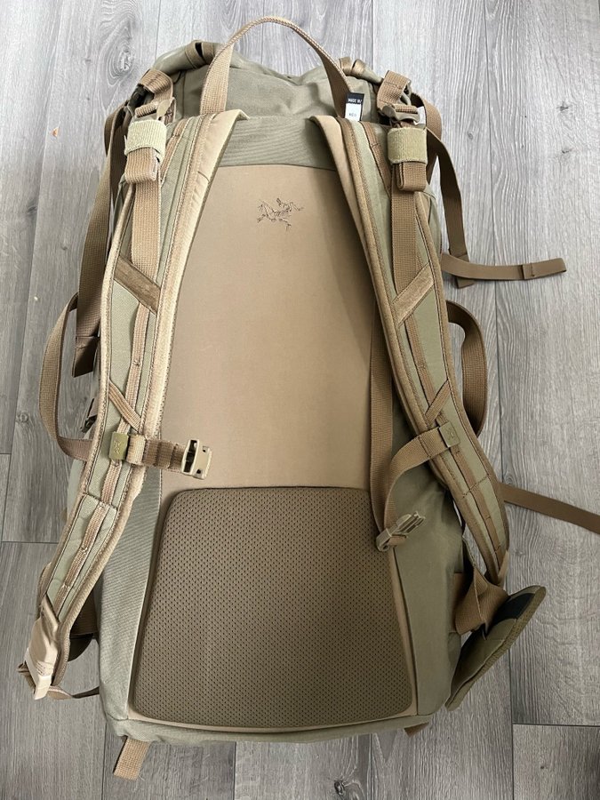 Arc'teryx Leaf Khyber 50 ryggsäck