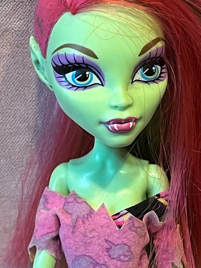 Venus McFlytrap Music festival Monster high