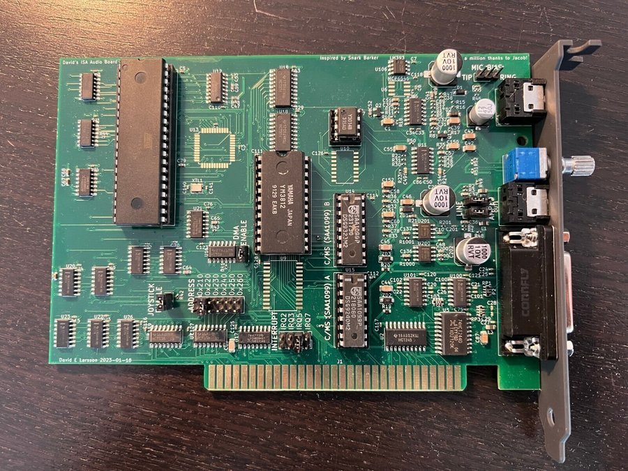 8-bits ISA Sound Blaster-klon med stereo CMS Game Blaster (SAA1099)