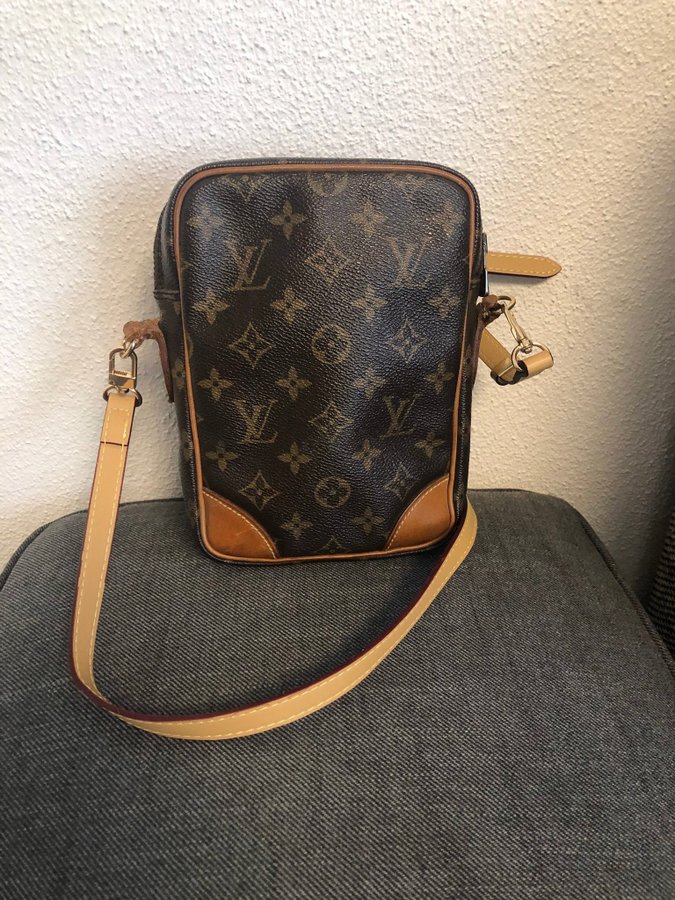 LOUIS VUITTON MONOGRAM AMAZONE CROSSBODY VÄSKA AXELVÄSKA