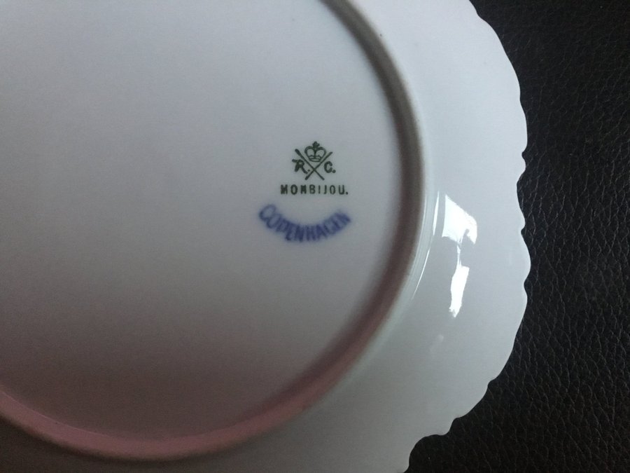 1 st tallrik // RC - Royal  Copenhagen  Monbijou