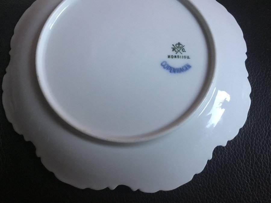 1 st tallrik // RC - Royal  Copenhagen  Monbijou