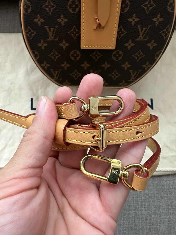 Louis Vuitton Petite Boite Chapeau