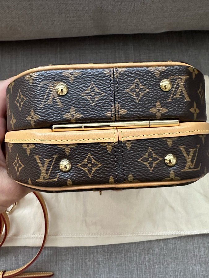 Louis Vuitton Petite Boite Chapeau