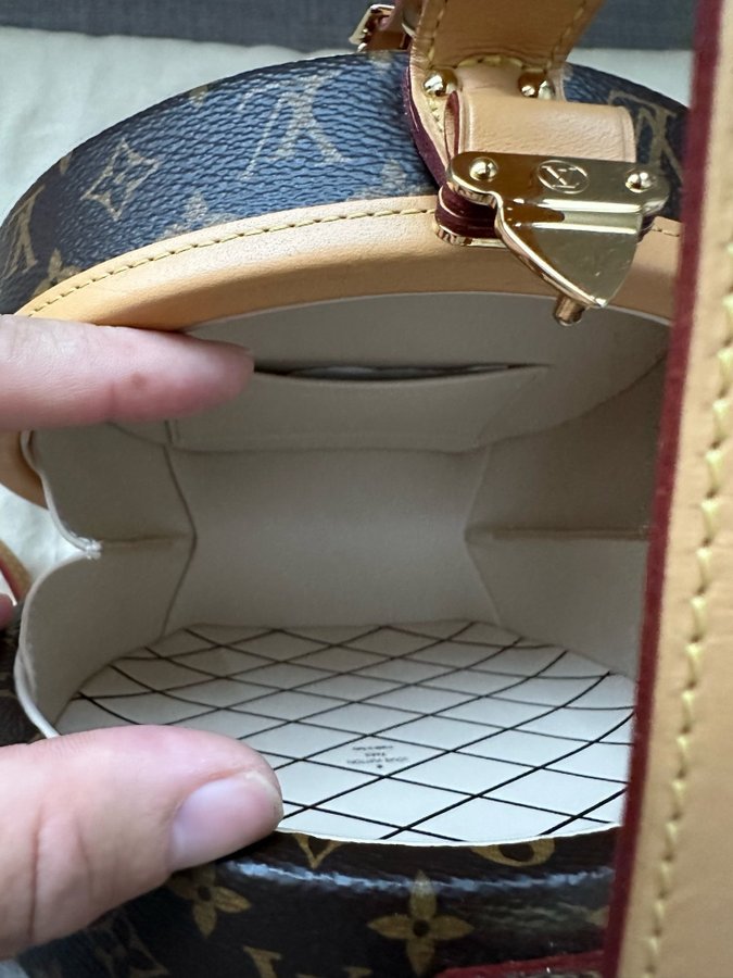 Louis Vuitton Petite Boite Chapeau