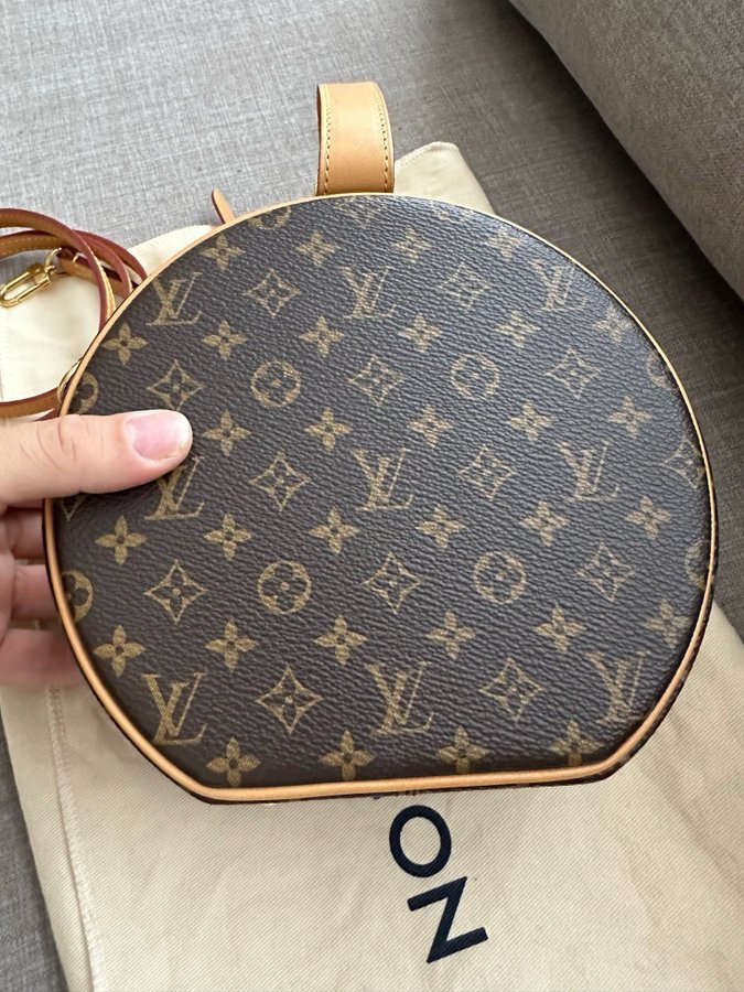 Louis Vuitton Petite Boite Chapeau