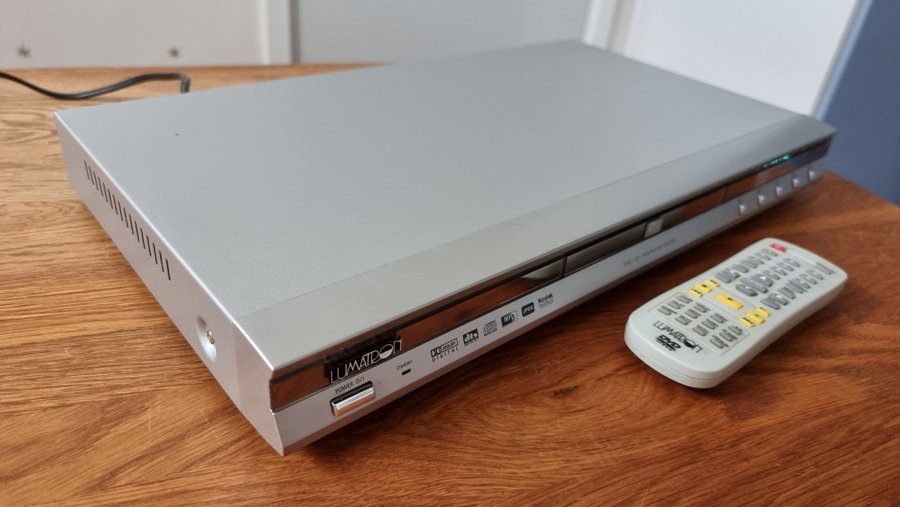 LUMATRON DVD330 DVD-spelare Med Original Fjärrkontroll