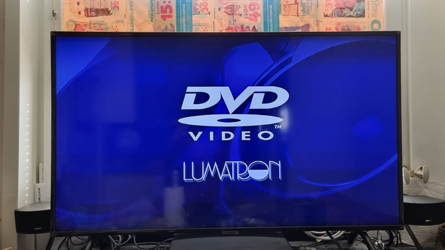 LUMATRON DVD330 DVD-spelare Med Original Fjärrkontroll