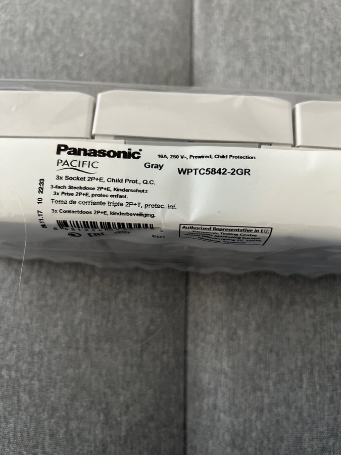 2 st Panasonic vägguttag, 3-vägs, 16A 250V, IP54