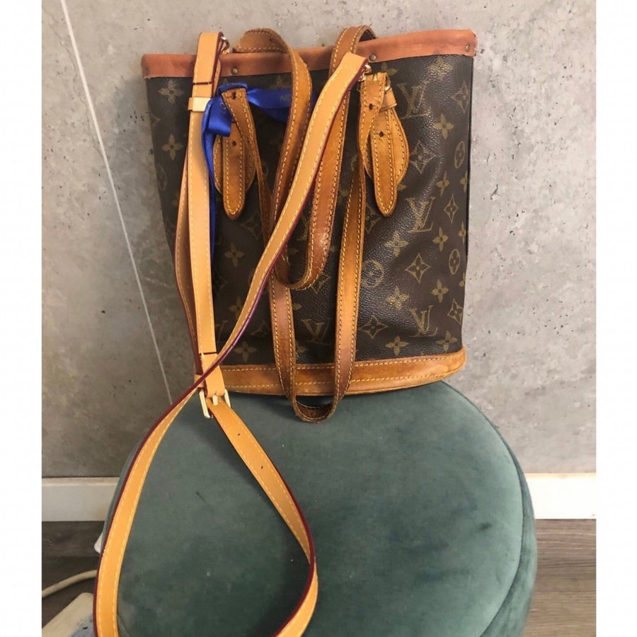 LOUIS VUITTON MONOGRAM AXELVÄSKA BUCKET CROSSBODY TOTE VÄSA