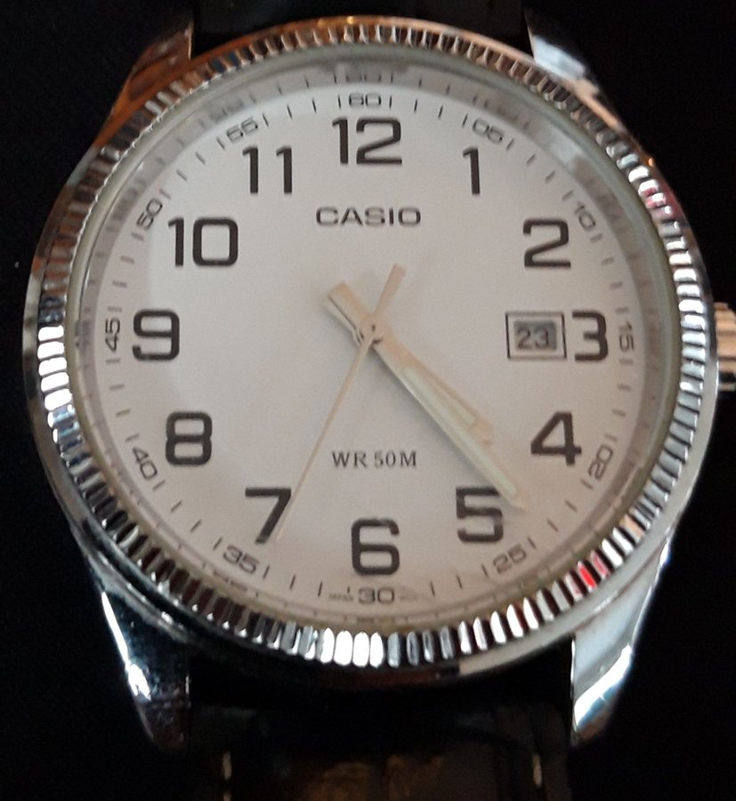 Casio Herrklocka med läderband