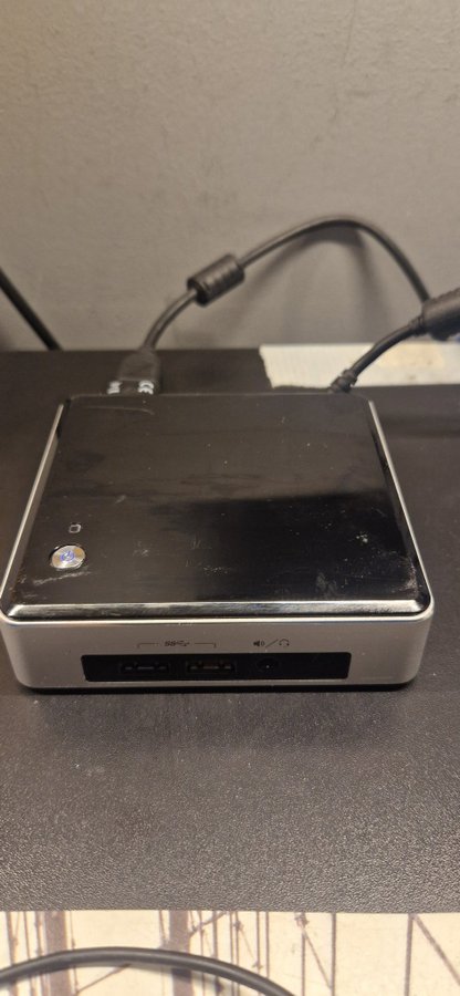 Intel NUC I3-5010U/8GB/256 GB SSD M.2/INTEL HD 5500/WIN10 /NR1