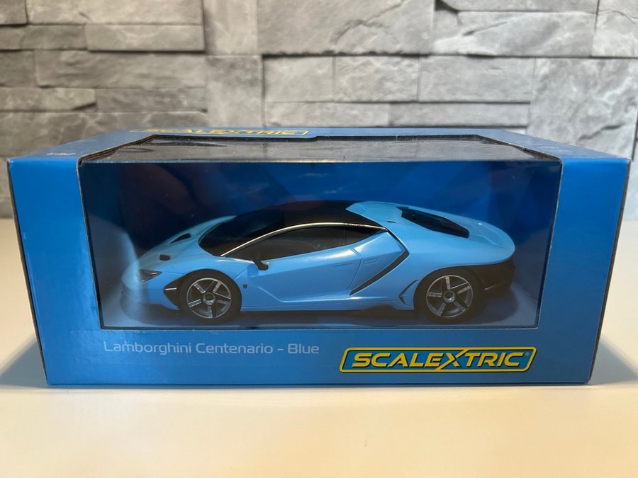 Scalextric C4312 Lamborghini Centenario - Blå