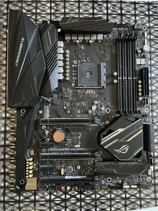 Asus ROG CROSSHAIR VII HERO (WI-FI) moderkort amd am4