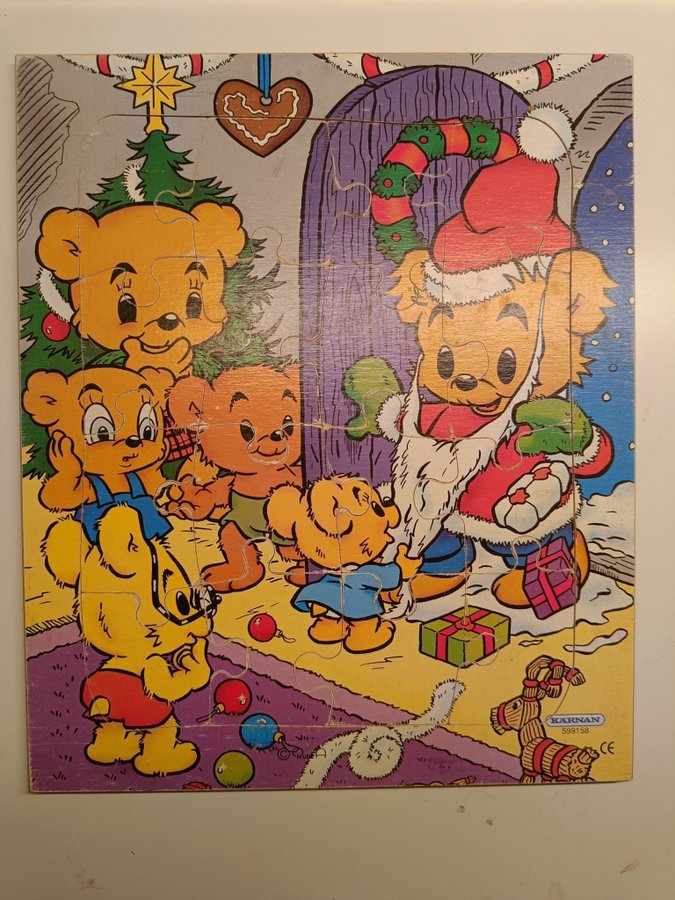 Träpussel Bamse med vänner firar jul,16 bitar,äldre Träpussel