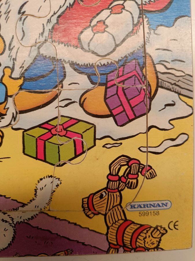 Träpussel Bamse med vänner firar jul,16 bitar,äldre Träpussel