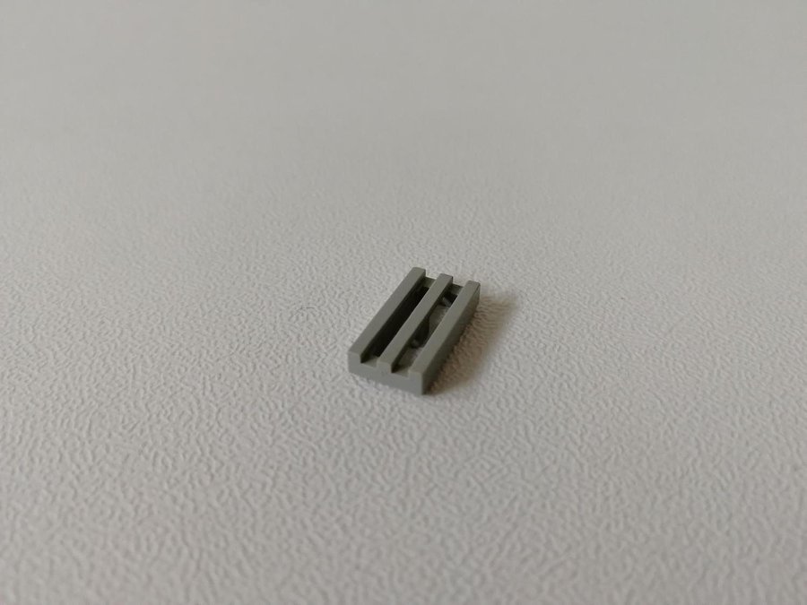 Lego - grill - galler - 1x2 - part 2412 - ljusgrå (old light gray)