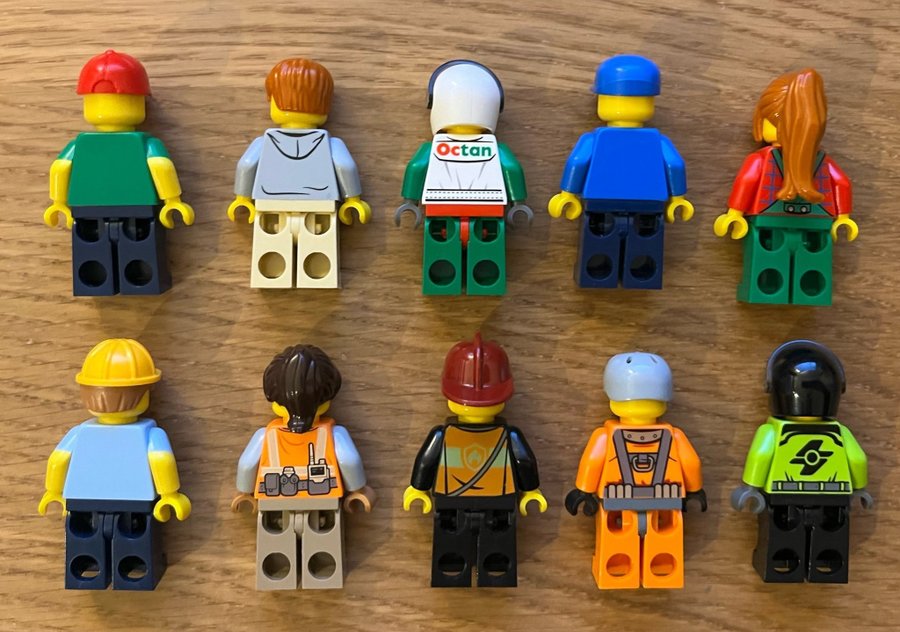 LEGO CITY 10 st blandade minifigurer - Nya