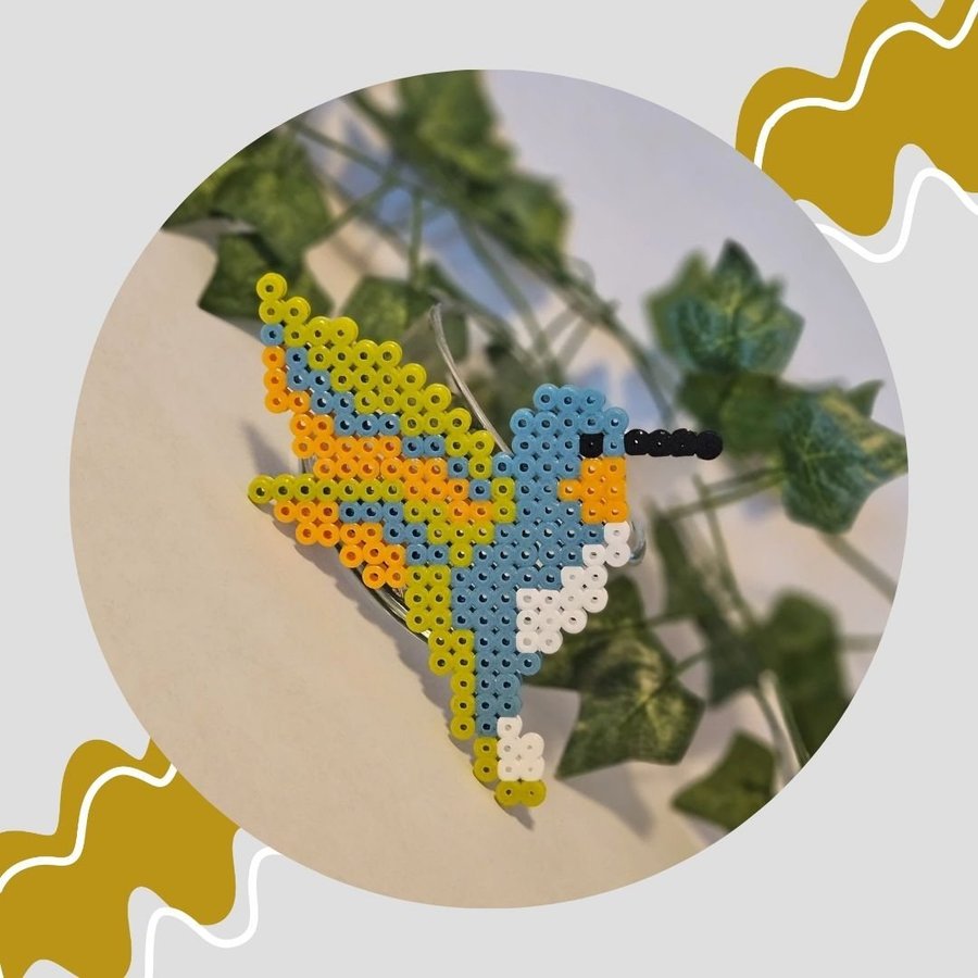 Hummingbirds in different colors | made of perler beads