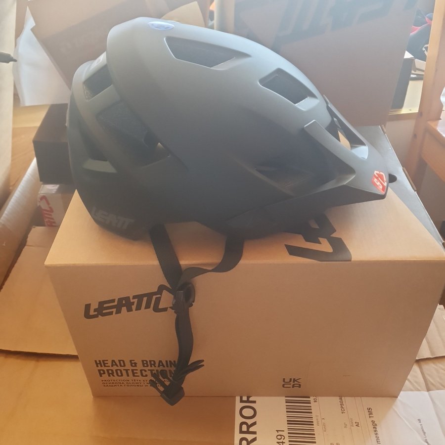 Leatt helmet MTB allmtn 1.0 blk S