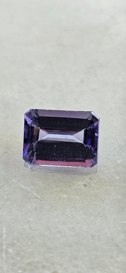 Naturlig Tanzanit 1.77Ct