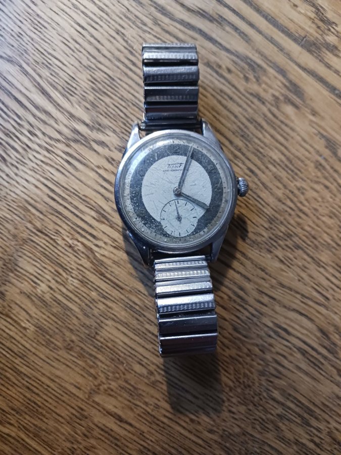 Tissot Antimagnetic Armbandsur. Stål