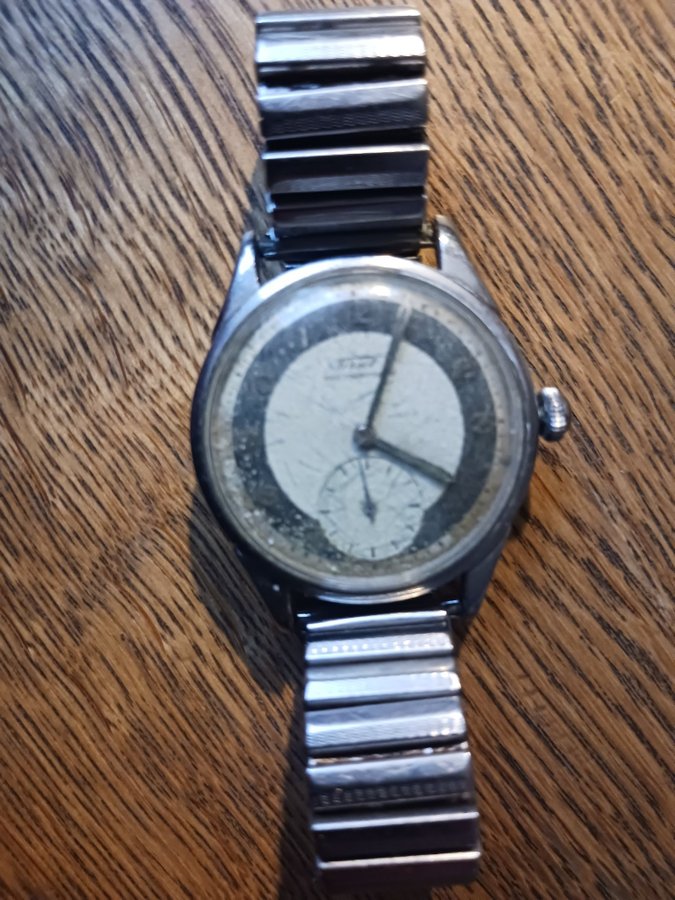 Tissot Antimagnetic Armbandsur. Stål